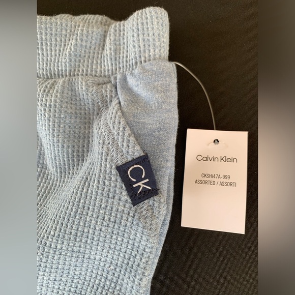 Calvin Klein 6-9 M Short - Picture 5 of 7